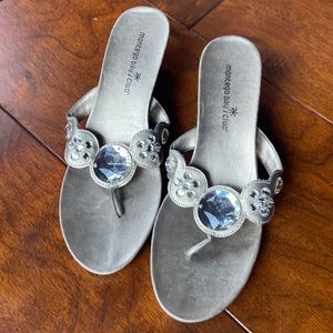 EUC JEWELED WEDGE SIZE 8